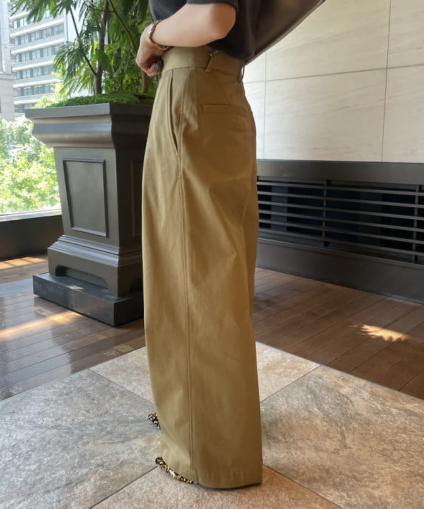 SAKAIさんの「BEAMS WOMEN｜バックオープン パイル プルオーバー」を使ったコーディネート