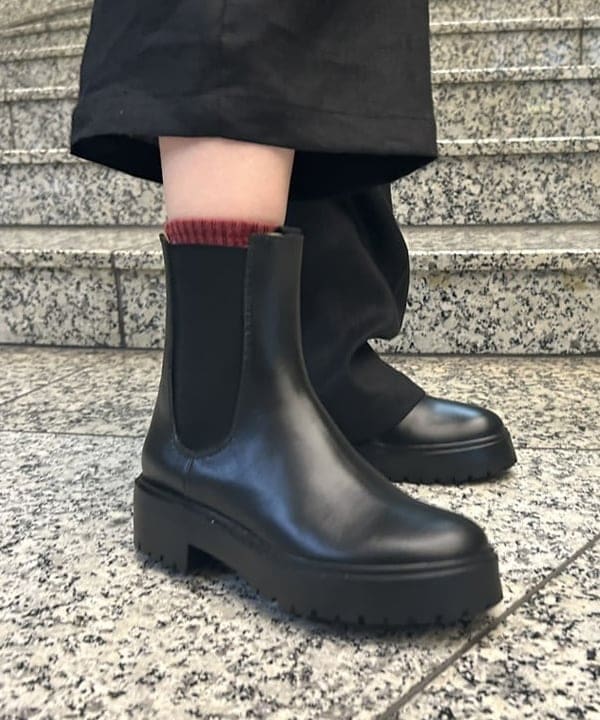 大槻 まひろさんの「BEAMS WOMEN｜モックネック ショート Tシャツ」を使ったコーディネート