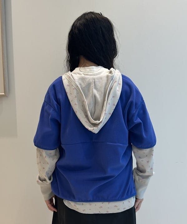 清水 彩乃さんの「BEAMS WOMEN｜フリース ハーフジップ ショートスリーブ」を使ったコーディネート