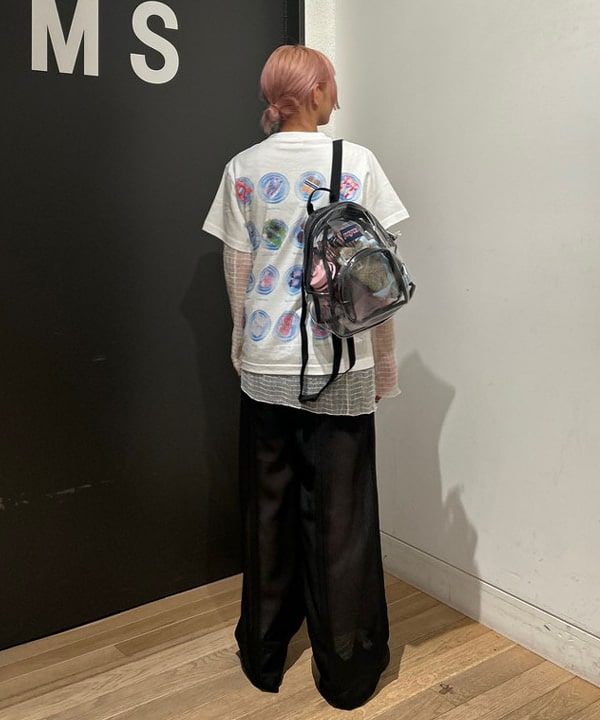 佐藤 亜美さんの「BEAMS WOMEN｜メッシュ シアー ライン パンツ」を使ったコーディネート