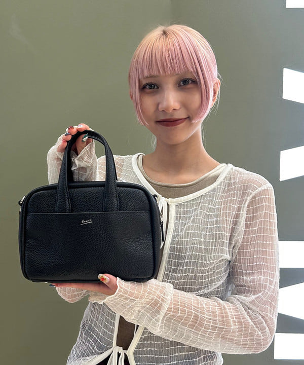 佐藤 亜美さんの「BEAMS WOMEN｜RBS / ベロア カップ付きタンクトップ」を使ったコーディネート