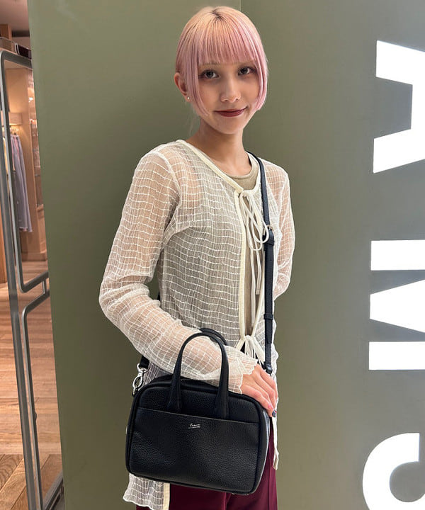 佐藤 亜美さんの「BEAMS WOMEN｜RBS / ベロア カップ付きタンクトップ」を使ったコーディネート