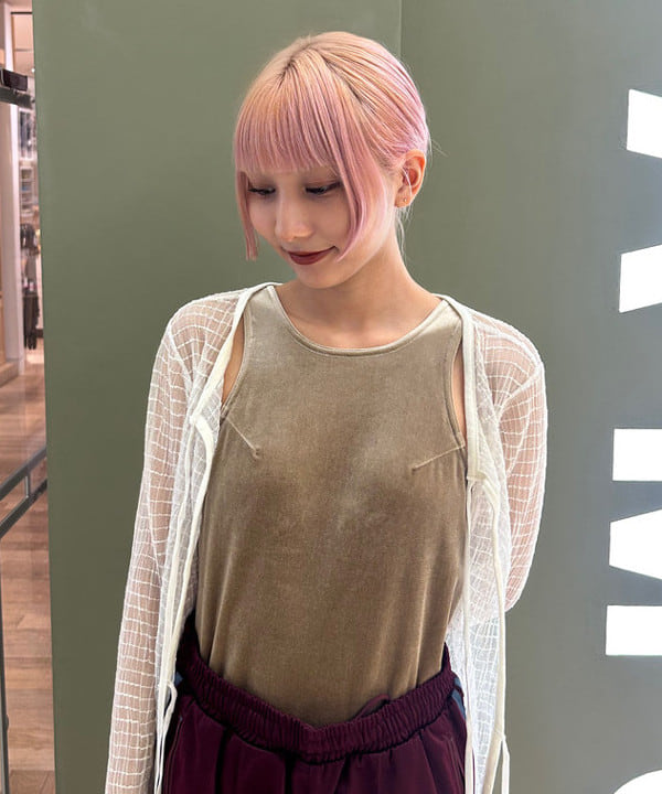 佐藤 亜美さんの「BEAMS WOMEN｜RBS / ベロア カップ付きタンクトップ」を使ったコーディネート