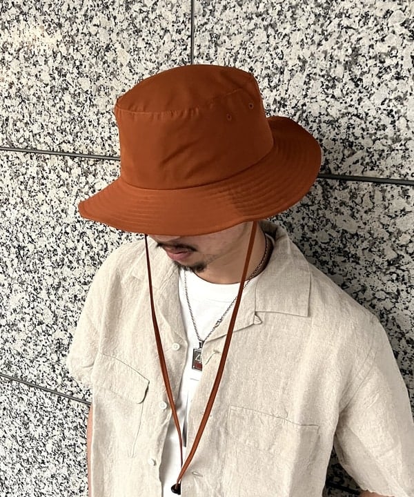 ムファサさんの「BEAMS WOMEN｜折り畳み バケット ハット」を使ったコーディネート