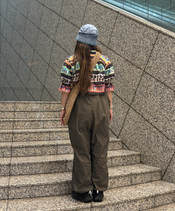 サイトウ　トモミさんの「BEAMS WOMEN｜セミノール プリント ショートスリーブ」を使ったコーディネート