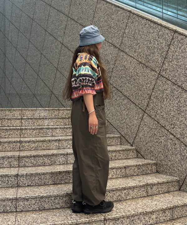 サイトウ　トモミさんの「BEAMS WOMEN｜セミノール プリント ショートスリーブ」を使ったコーディネート