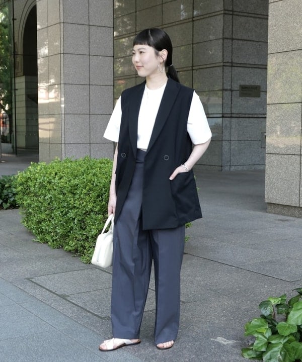 Ichika Hondaさんの「BEAMS WOMEN｜ラップ タック ワイドパンツ」を使ったコーディネート