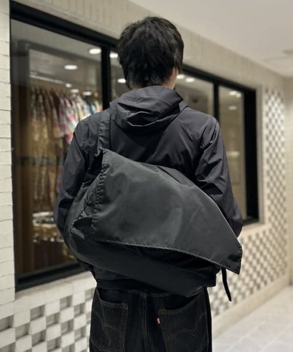 rogiさんの「BEAMS WOMEN｜【別注】SLOW / NYLON SHOULDER BAG」を使ったコーディネート
