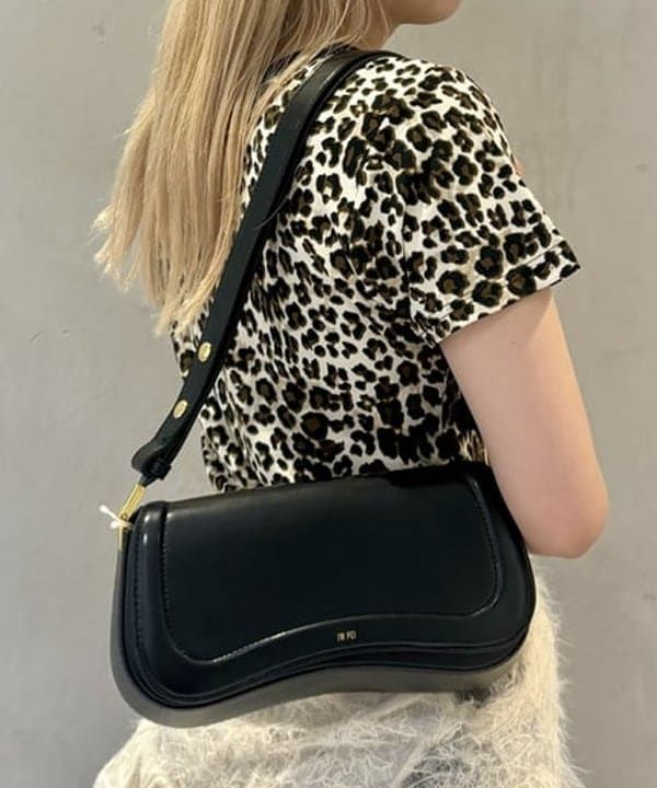 ヒカリさんの「BEAMS WOMEN｜オーバーダイ デニム パンツ」を使ったコーディネート