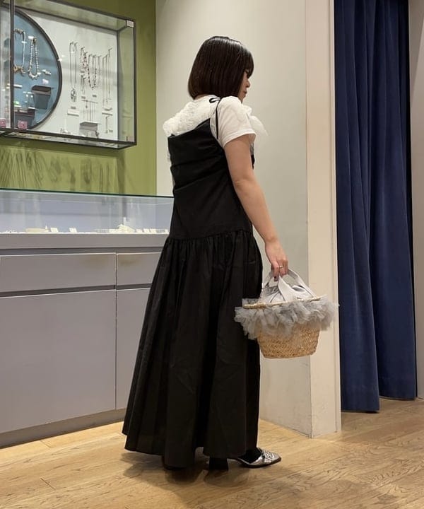 chikaさんの「BEAMS WOMEN｜フリル ビジュー カゴ バッグ」を使ったコーディネート