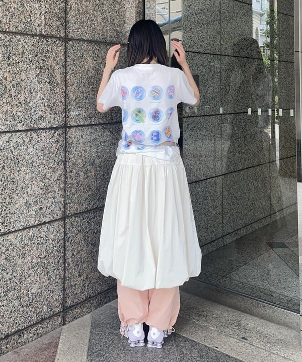 加歩さんの「BEAMS WOMEN｜グロッシー バルーン スカート」を使ったコーディネート