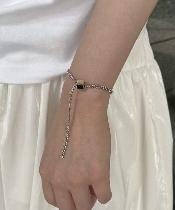 加歩さんの「BEAMS WOMEN｜グロッシー バルーン スカート」を使ったコーディネート