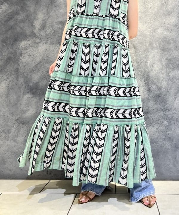 篠崎 香月さんの「BEAMS WOMEN｜VIOLAd’ORO / ラフィア調 ムーンバッグ」を使ったコーディネート