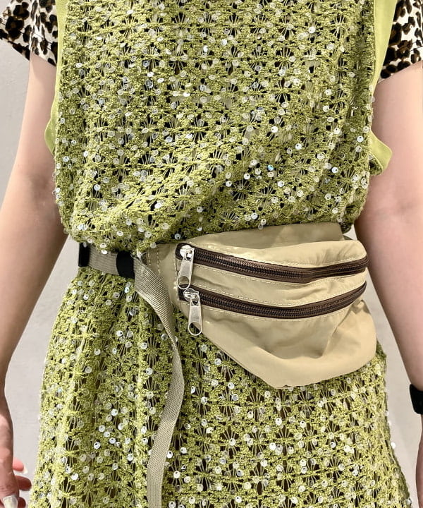 カタヤマ アヤさんの「BEAMS WOMEN｜フェイクレザー ダブルニーパンツ」を使ったコーディネート