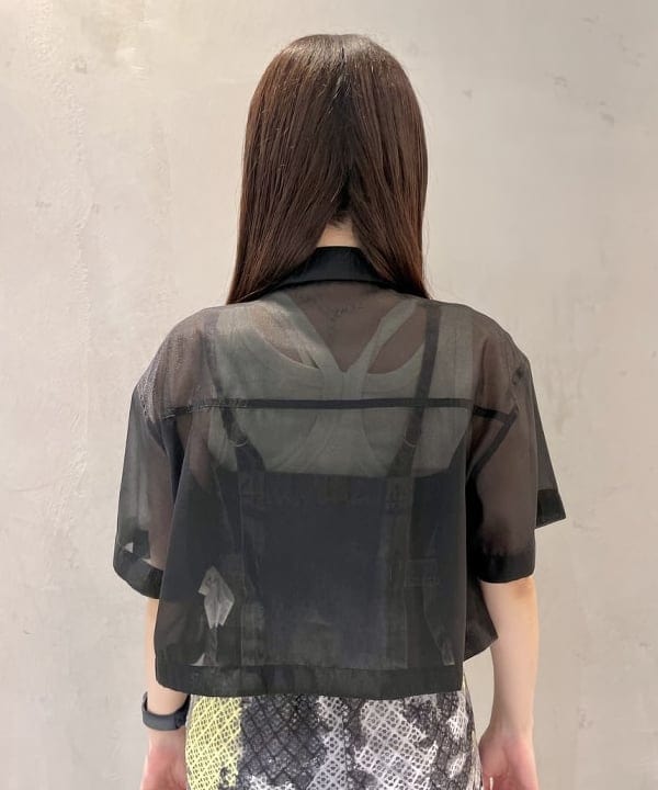 カタヤマ アヤさんの「BEAMS WOMEN｜シアー クロップドシャツ」を使ったコーディネート