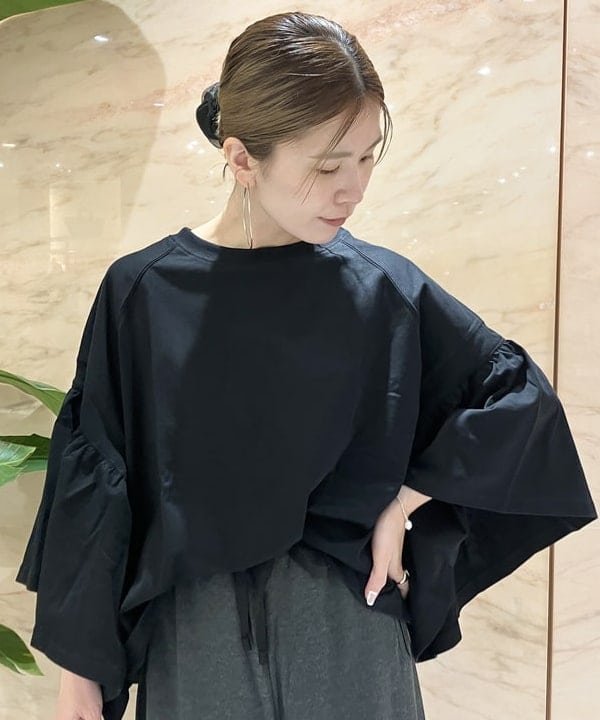 AONO SHIKAMAさんの「BEAMS WOMEN｜【別注】PHILIPPE AUDIBERT / Nava パール ブレスレット」を使ったコーディネート