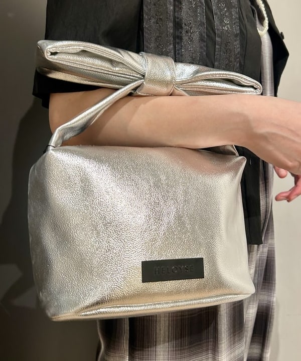 早川 萌子さんの「BEAMS WOMEN｜レーステープ ライン シャツ」を使ったコーディネート