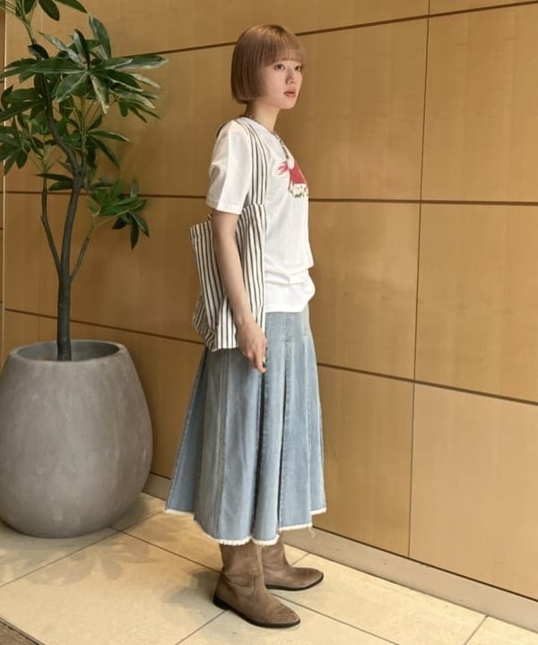 Hazukiさんの「BEAMS WOMEN｜デニム タック ミディアム スカート」を使ったコーディネート