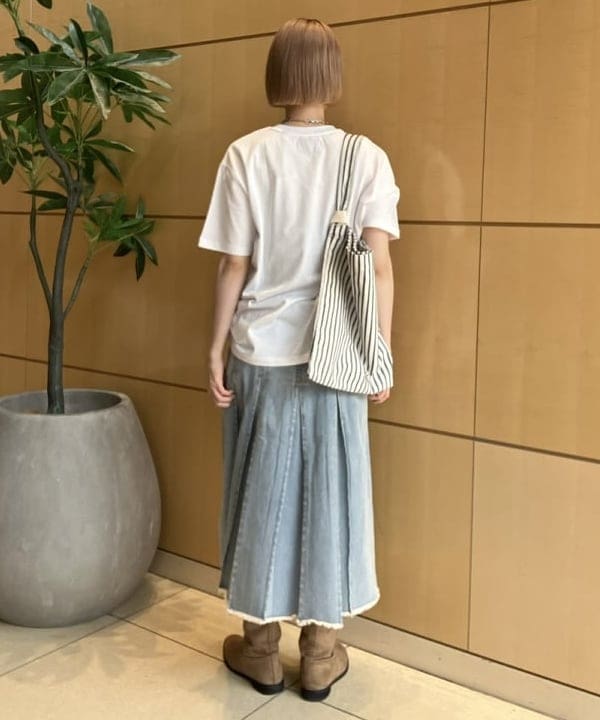 Hazukiさんの「BEAMS WOMEN｜デニム タック ミディアム スカート」を使ったコーディネート