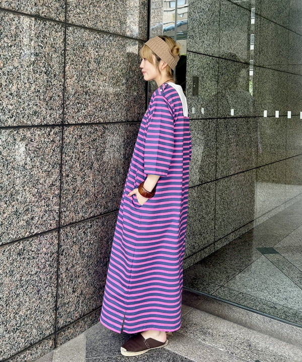 小原 もこさんの「BEAMS WOMEN｜ナイロン タッサー C-1 ノースリーブ ワンピース」を使ったコーディネート