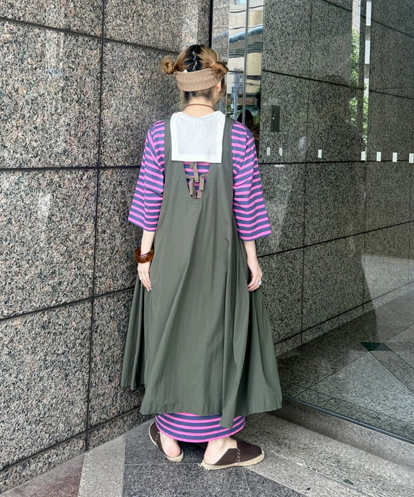 小原 もこさんの「BEAMS WOMEN｜ナイロン タッサー C-1 ノースリーブ ワンピース」を使ったコーディネート