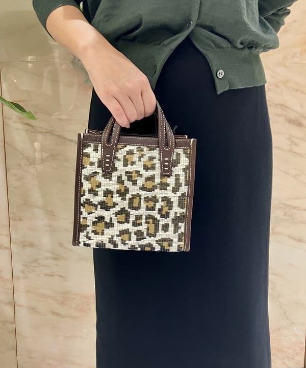 小笠原 楓さんの「BEAMS WOMEN｜コットン 16ゲージ ノースリーブ プルオーバー」を使ったコーディネート