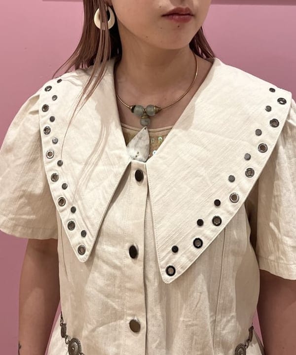 シオンさんの「BEAMS WOMEN｜フリンジ ファー タイトスカート」を使ったコーディネート