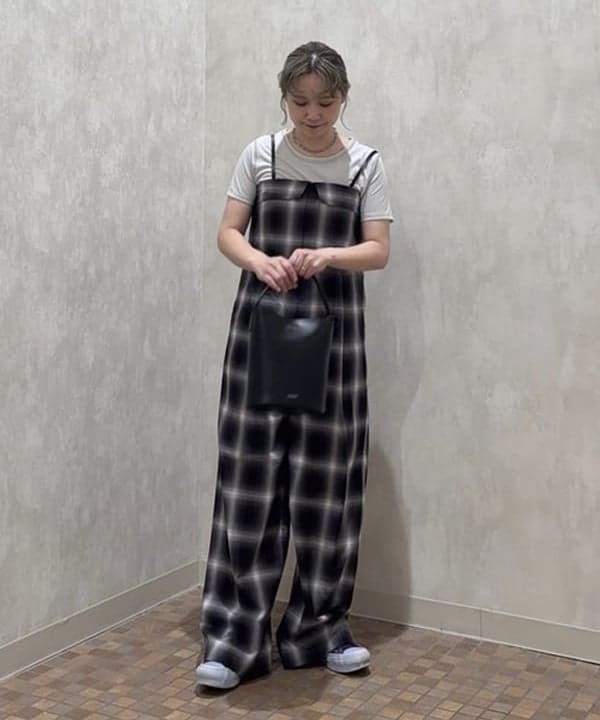 YABUさんの「BEAMS WOMEN｜チェック キャミソール サロペット」を使ったコーディネート