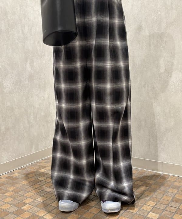 YABUさんの「BEAMS WOMEN｜チェック キャミソール サロペット」を使ったコーディネート