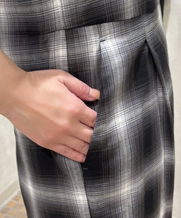 YABUさんの「BEAMS WOMEN｜チェック キャミソール サロペット」を使ったコーディネート