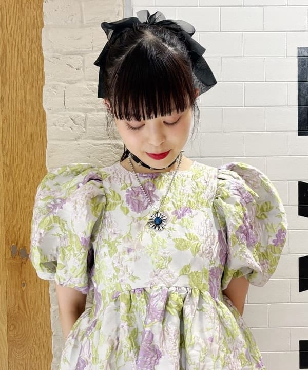 りかちょび/岸本梨佳さんの「BEAMS WOMEN｜SILK ROAD BAZAAR / GREAT MAN オーナメント」を使ったコーディネート