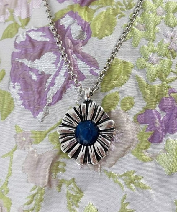 りかちょび/岸本梨佳さんの「BEAMS WOMEN｜SILK ROAD BAZAAR / GREAT MAN オーナメント」を使ったコーディネート