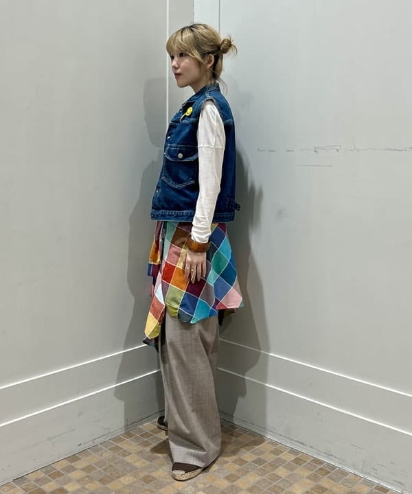 小原 もこさんの「BEAMS WOMEN｜maturely / ディープ タック ワイド スラックス」を使ったコーディネート