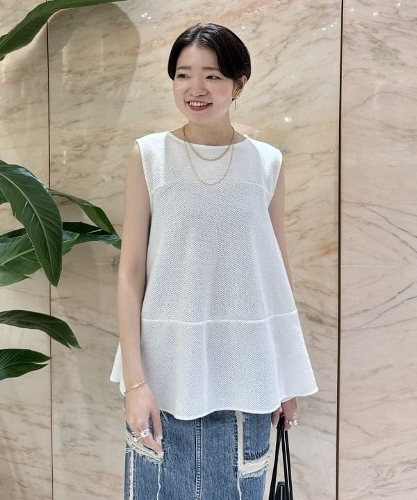 SANOさんの「BEAMS WOMEN｜ラッセルメッシュ ノースリーブ プルオーバー」を使ったコーディネート