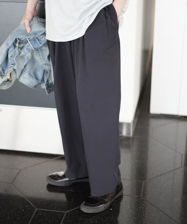 SUDOさんの「BEAMS WOMEN｜メッシュライク 2プリーツ テーパード スラックス」を使ったコーディネート