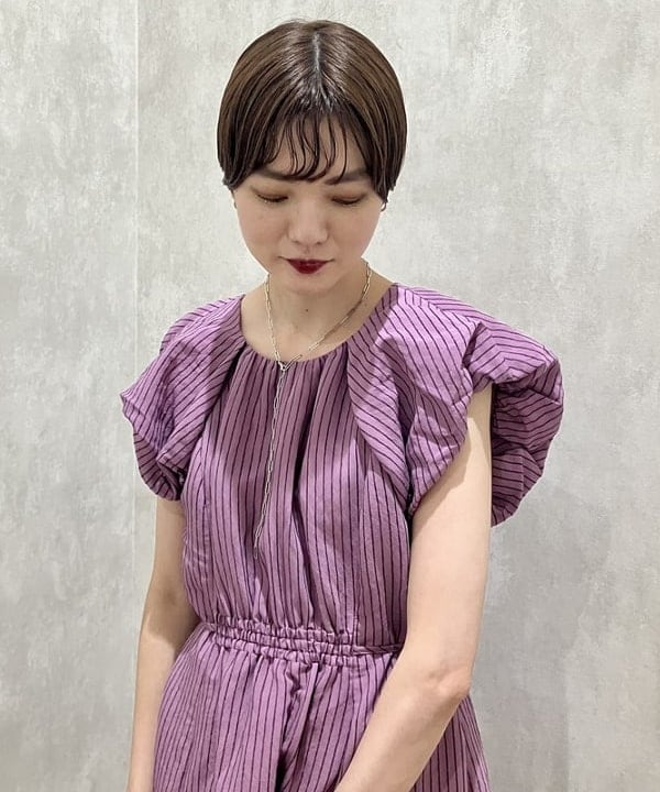 森本 理絵さんの「BEAMS WOMEN｜ストライプ フレンチパフ スリーブ ワンピース」を使ったコーディネート