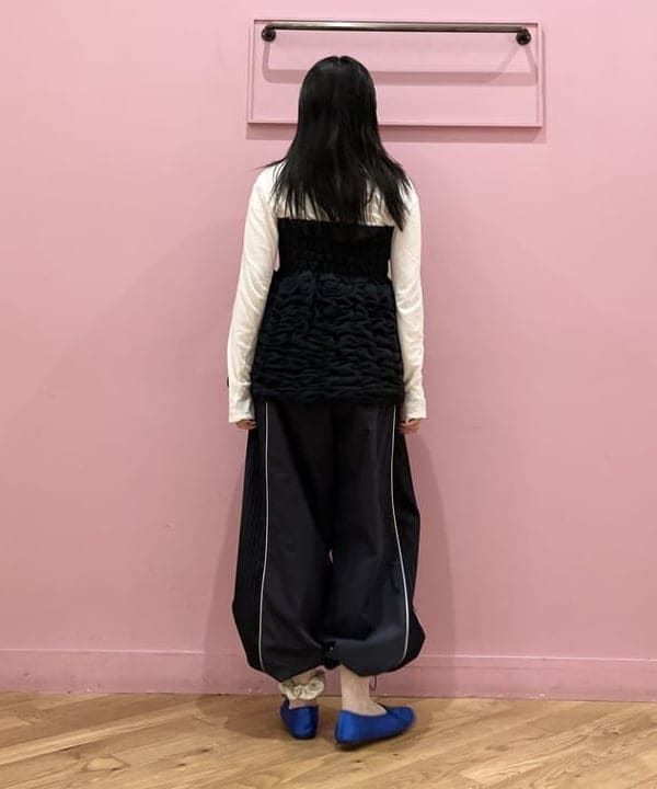 晶さんの「BEAMS WOMEN｜ストライプ キリカエ トラックパンツ」を使ったコーディネート