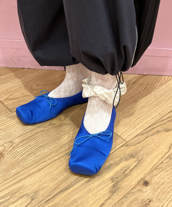 晶さんの「BEAMS WOMEN｜ストライプ キリカエ トラックパンツ」を使ったコーディネート