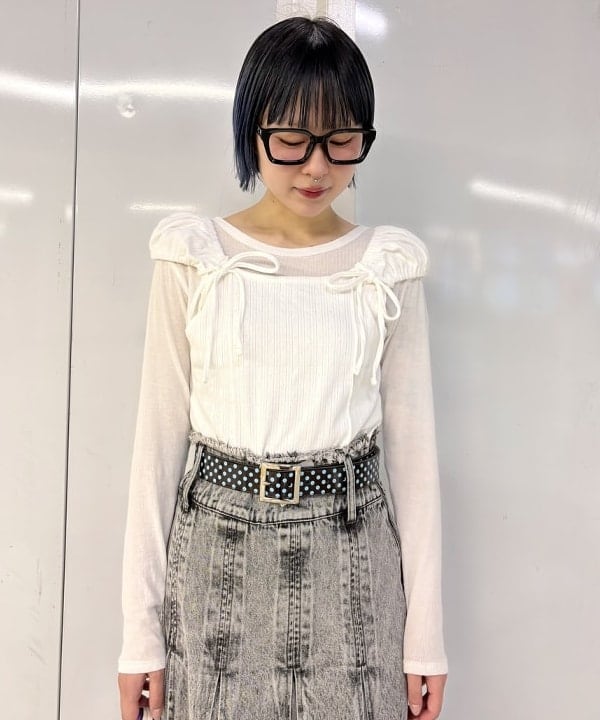 amaさんの「BEAMS WOMEN｜デニム タック ミディアム スカート」を使ったコーディネート