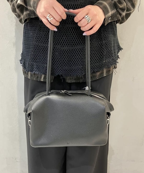 CHIHIROさんの「BEAMS WOMEN｜ポプリン 2タックパンツ」を使ったコーディネート