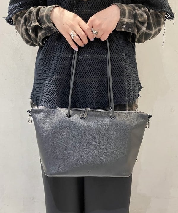 CHIHIROさんの「BEAMS WOMEN｜ポプリン 2タックパンツ」を使ったコーディネート