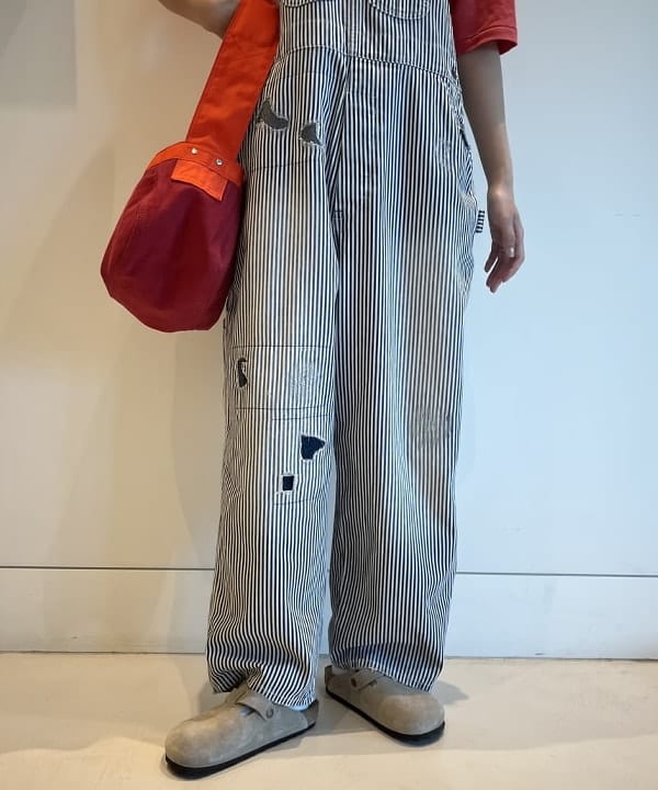 ミナミマリコさんの「BEAMS WOMEN｜【別注】BIGMAC / ヒッコリー オーバーオール」を使ったコーディネート