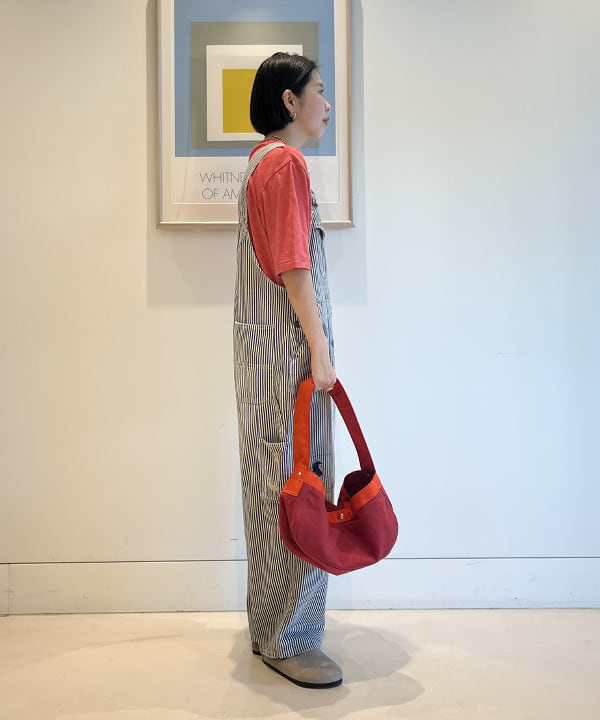 ミナミマリコさんの「BEAMS WOMEN｜【別注】BIGMAC / ヒッコリー オーバーオール」を使ったコーディネート