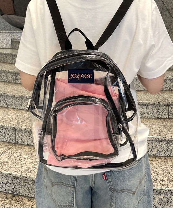 まゆちゃんさんの「BEAMS WOMEN｜〈WOMEN〉FUJI ROCK FESTIVAL'25 / UENO KOSEI Hello, It’s me T-SHIRT」を使ったコーディネート