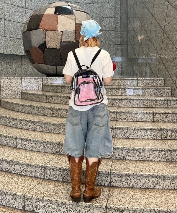 まゆちゃんさんの「BEAMS WOMEN｜〈WOMEN〉FUJI ROCK FESTIVAL'25 / UENO KOSEI Hello, It’s me T-SHIRT」を使ったコーディネート