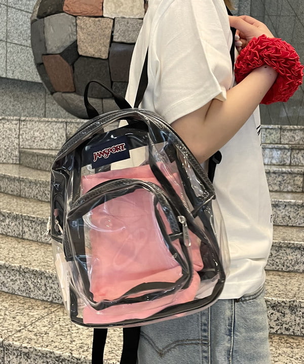 まゆちゃんさんの「BEAMS WOMEN｜〈WOMEN〉FUJI ROCK FESTIVAL'25 / UENO KOSEI Hello, It’s me T-SHIRT」を使ったコーディネート