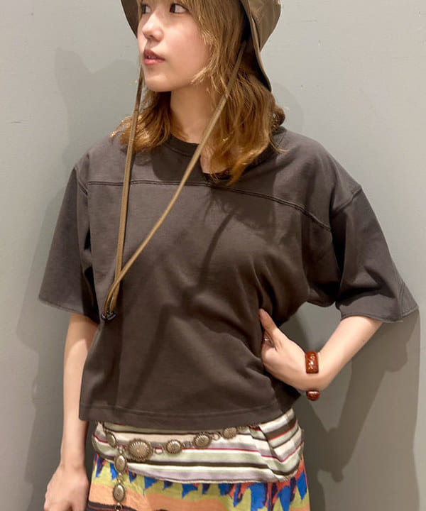 小原 もこさんの「BEAMS WOMEN｜折り畳み バケット ハット」を使ったコーディネート