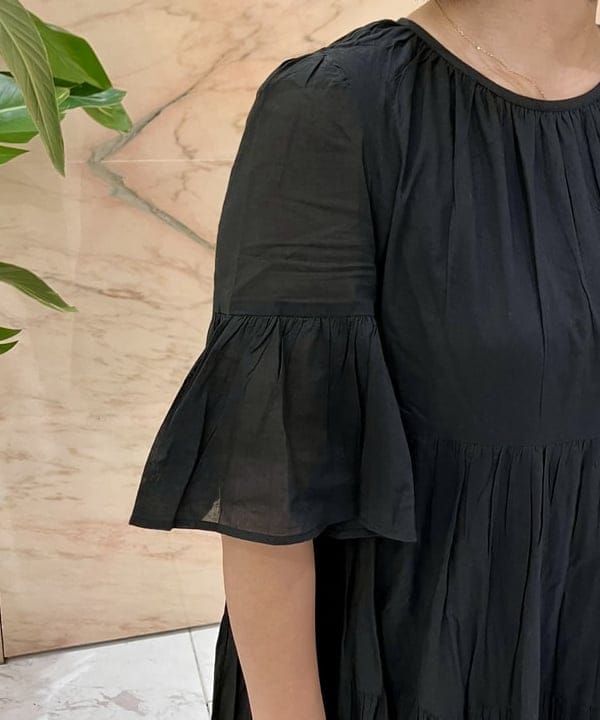 小笠原 楓さんの「BEAMS WOMEN｜MARIHA / 春のすずらん ソリッド ワンピース」を使ったコーディネート