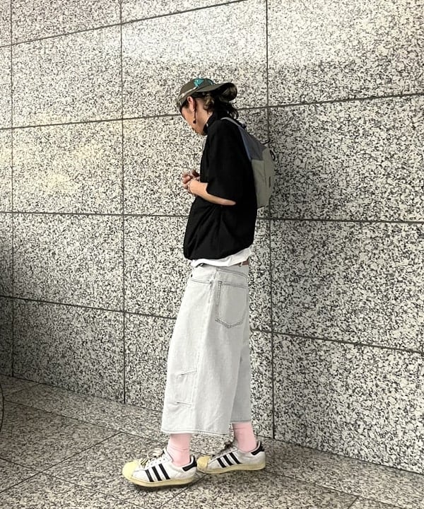 菊田 悠さんの「BEAMS WOMEN｜撥水 テックシャツ」を使ったコーディネート