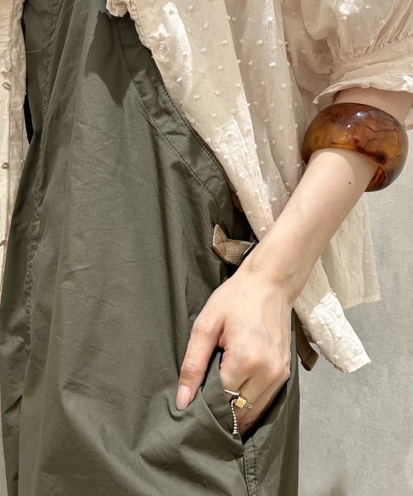 小原 もこさんの「BEAMS WOMEN｜BEAMS BOY / 樹脂 パール ロング ネックレス」を使ったコーディネート